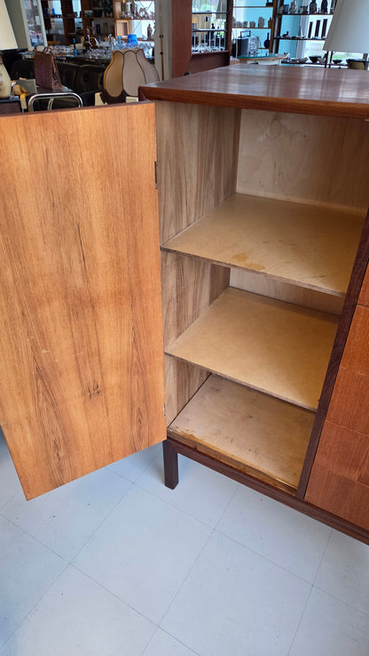 Teak-lipasto 60-luku