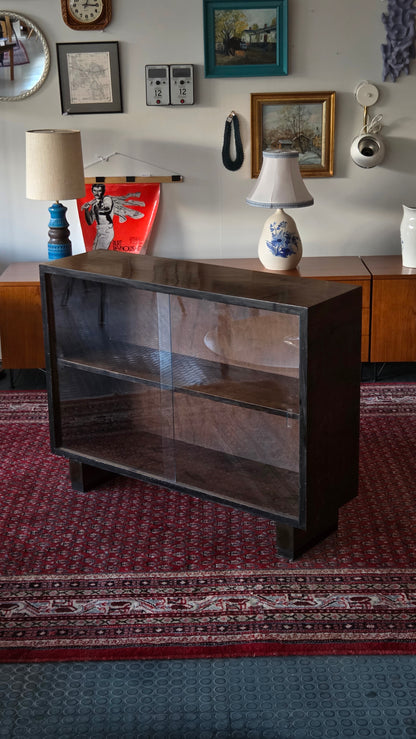 Glass display case 40s