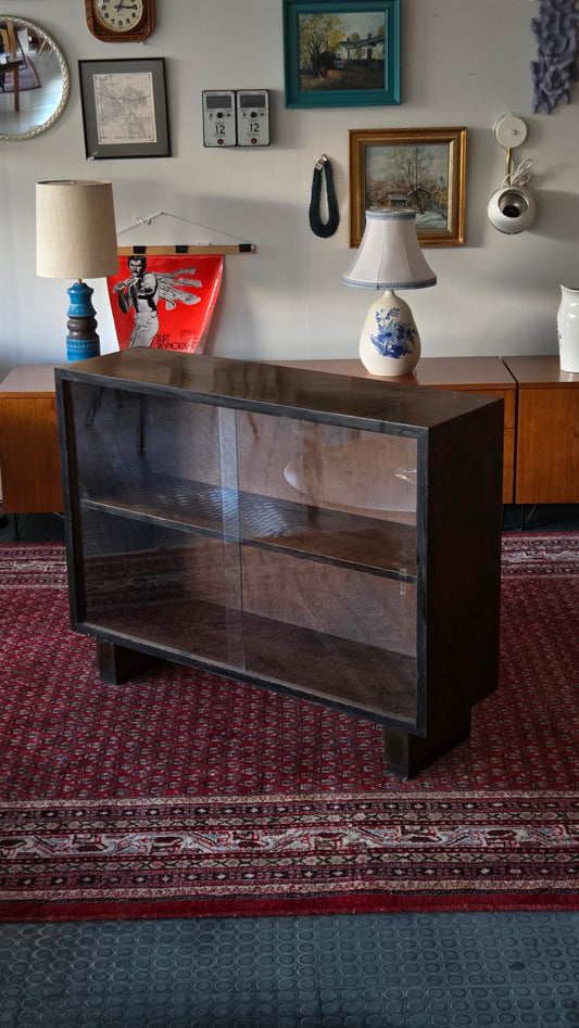 Glass display case 40s