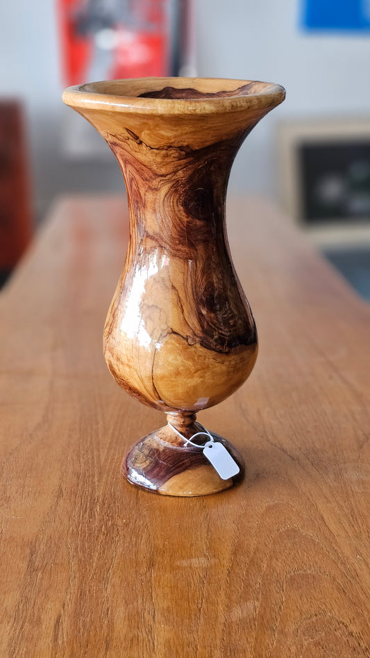Käsintehty puuvaasi – korkeus 26 cm