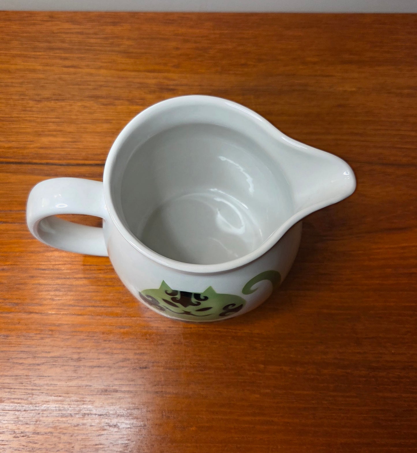 Arabia – Kaj Franck KL1 kannu / Raija Uosikkisen "Kissa" -koriste