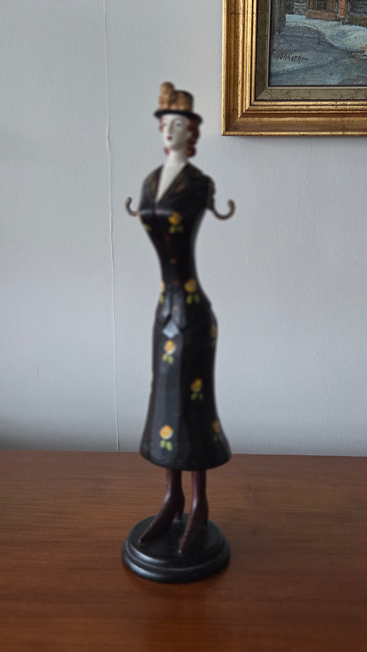 Vintage-tyylinen naishahmo / koruteline 40cm