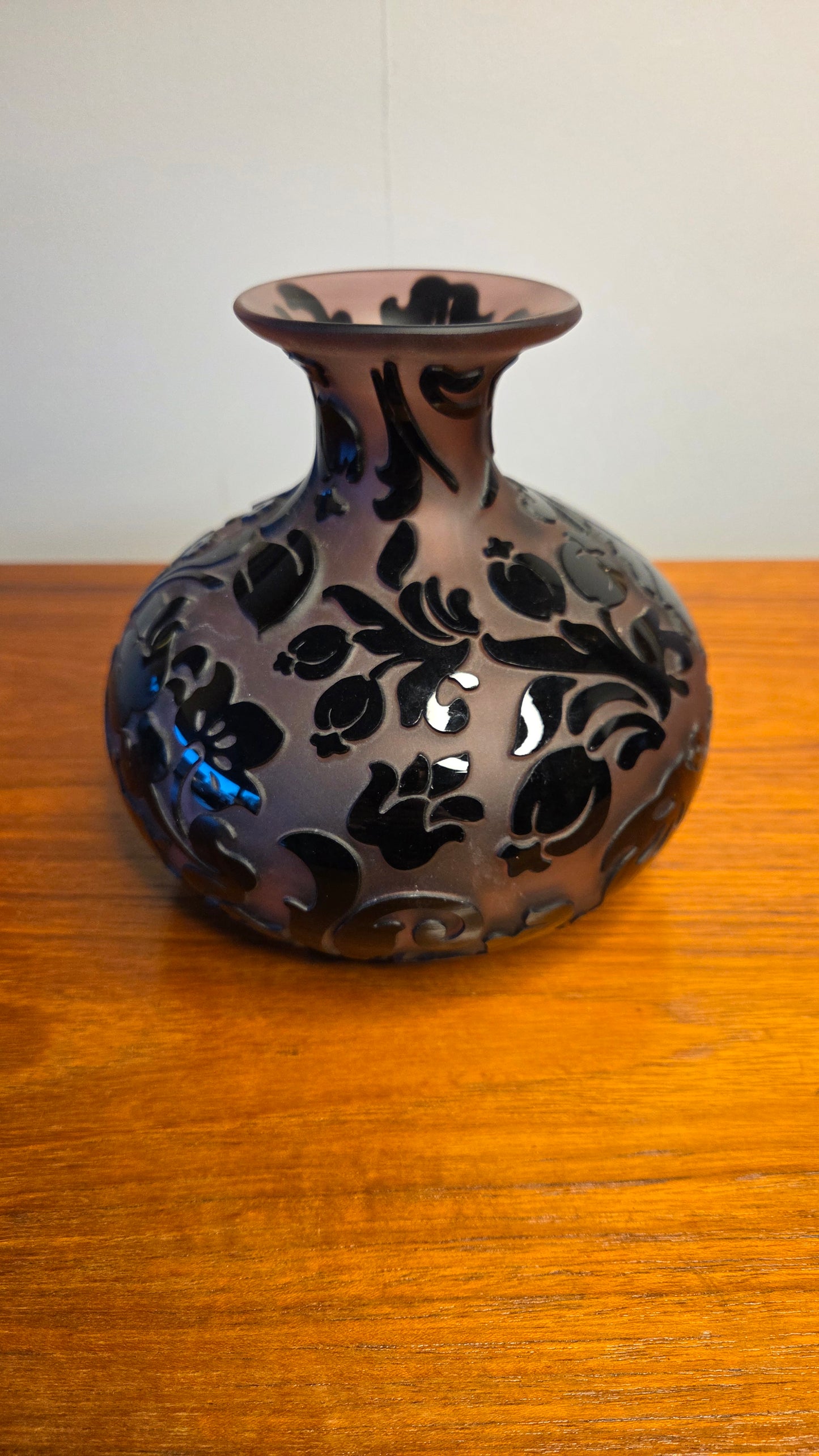 Michael Weems – Cameo ametistilasi maljakko (USA)