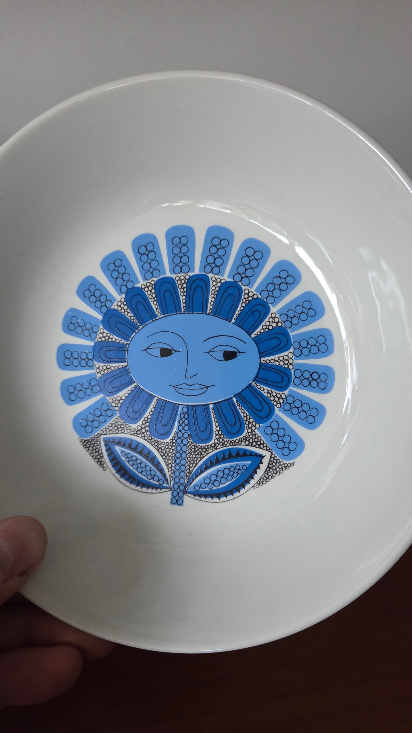 Arabia Daisy syvä lautanen, Esteri Tomula