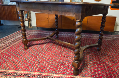 1930-luvun jatkettava ruokapöytä – barley twist -jaloilla