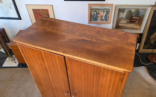 Liinavaatekaappi 60-luku