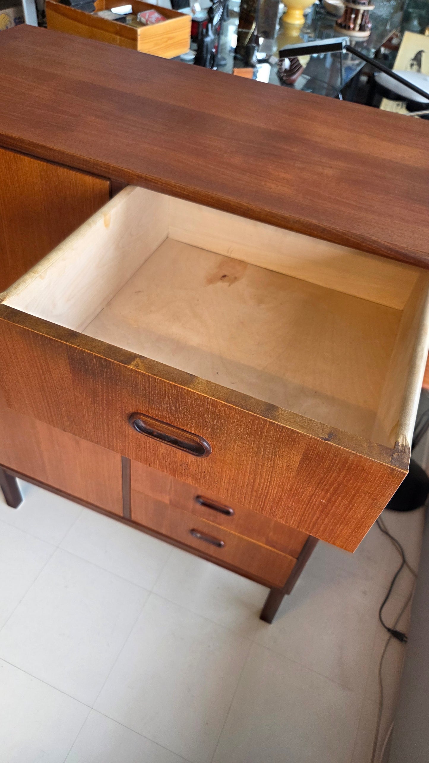 Teak-lipasto 60-luku