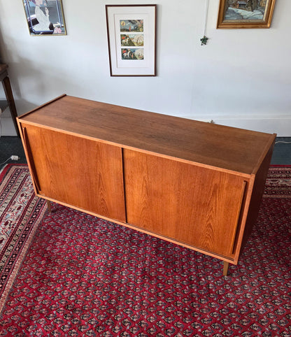 Vintage teak-lipasto 60-luku