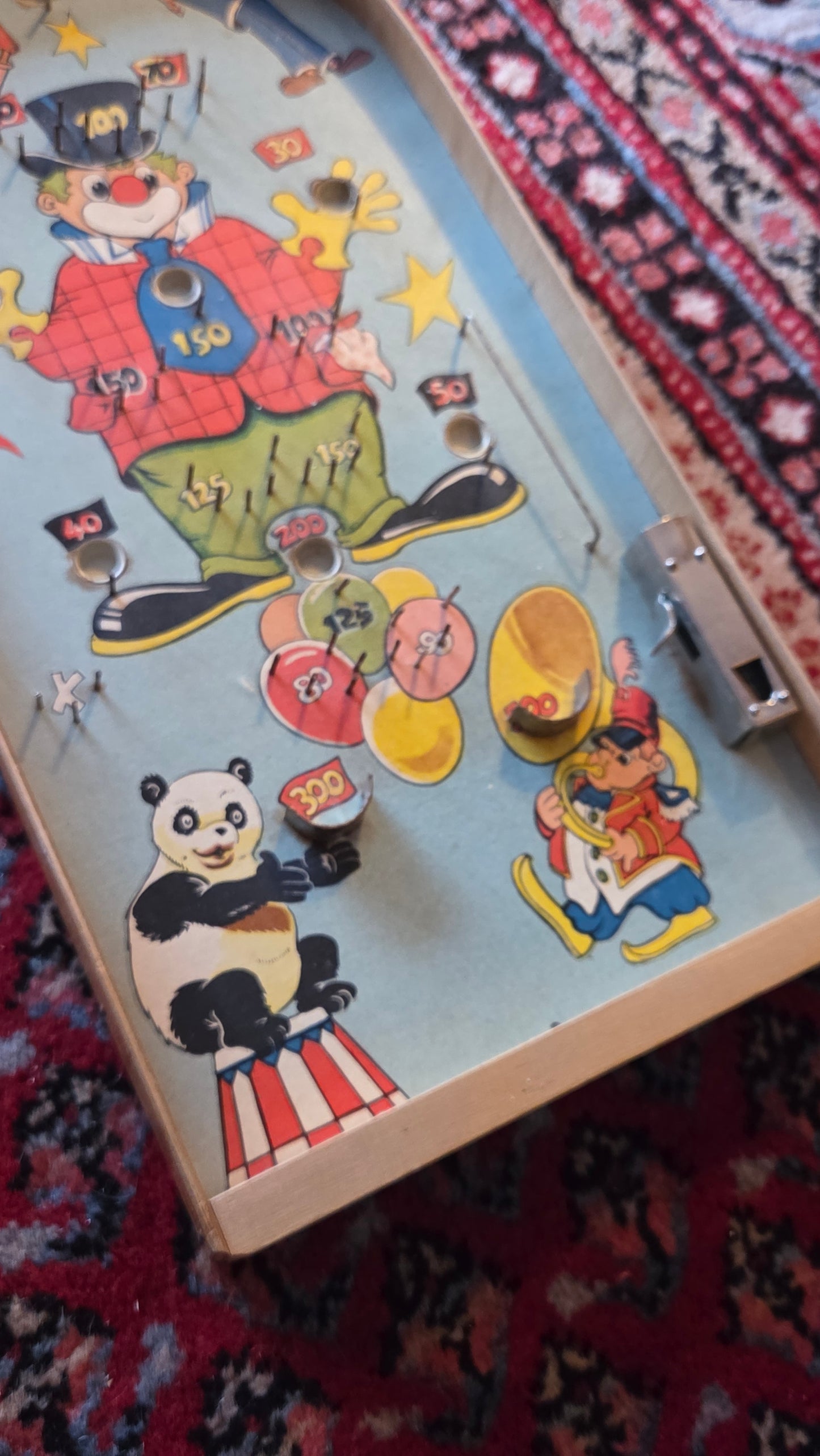 Mekaaninen flipperipeli / nupottelupeli – sirkusaiheinen, 41 x 20 cm