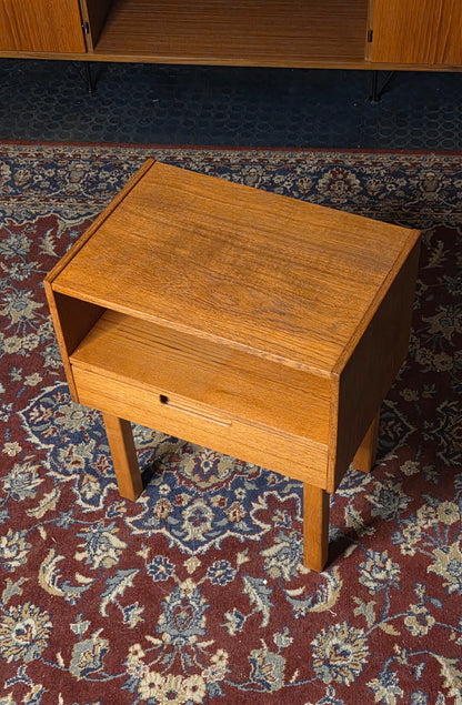 Sivupöytä/ yöpöytä 60-luku