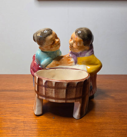 Kupittaan Savi – ”Pyykkärit” – harvinainen käsinmaalattu figuuri