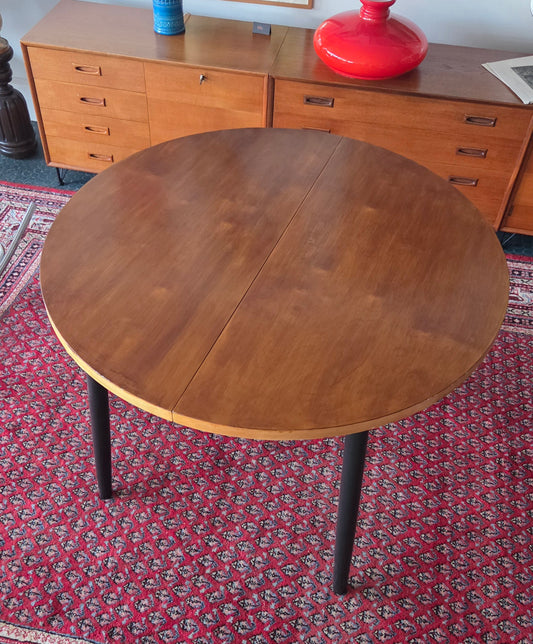 Vintage jatkettava pyöreä ruokapöytä halkaisija 100cm