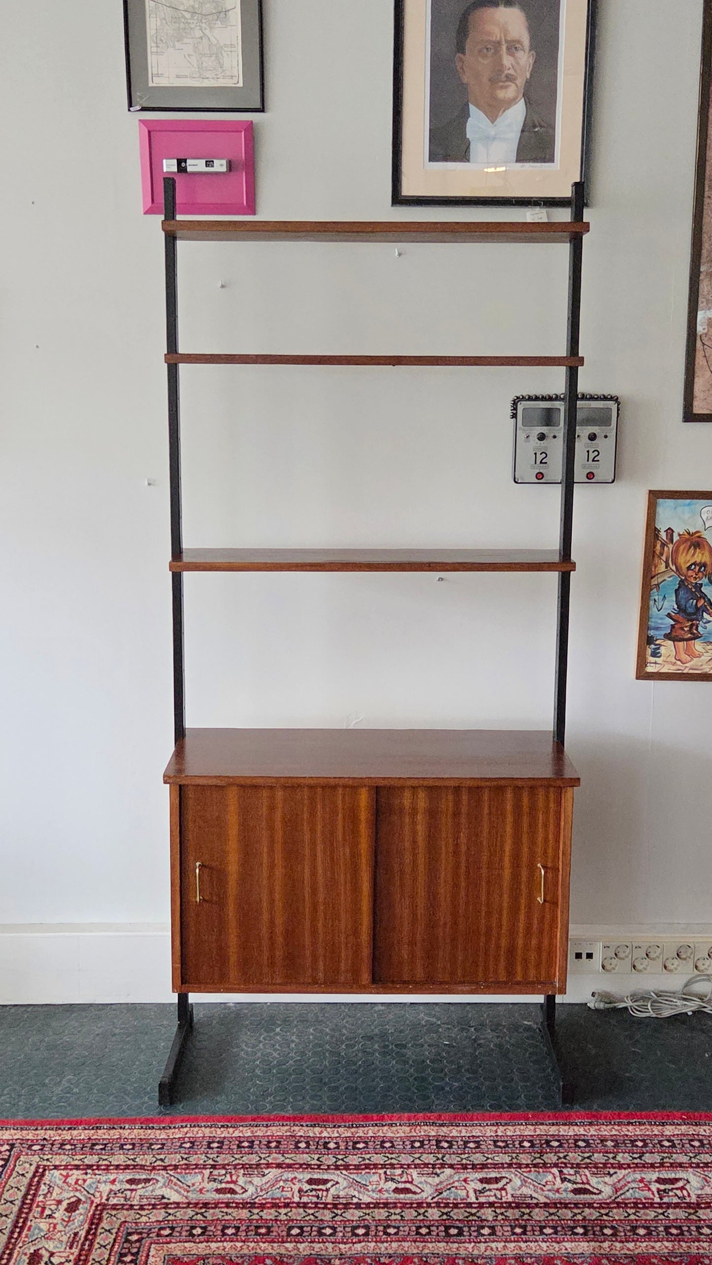 60-luvun seinähylly / String-tyylinen hyllykkö