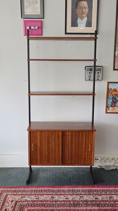 60-luvun seinähylly / String-tyylinen hyllykkö