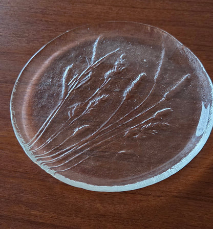 Humppilan lasi – "Heiniä kainalossa / Viljaa" lautanen, Kaija Aarikka