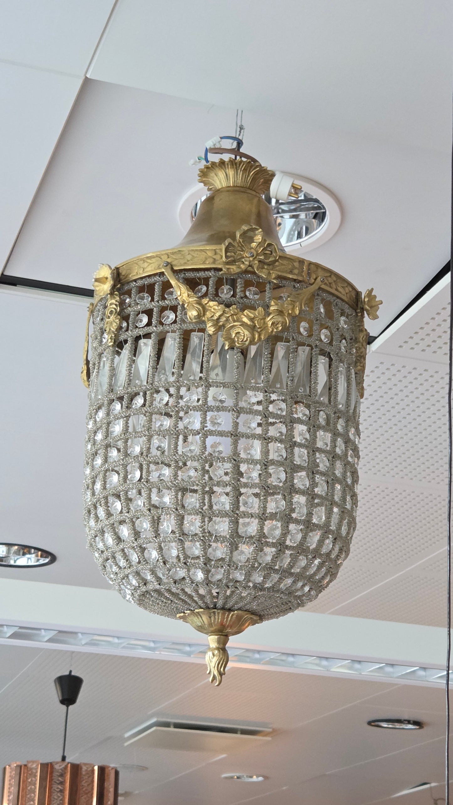 Empire-tyylinen kristallikruunu, korkeus 60 cm