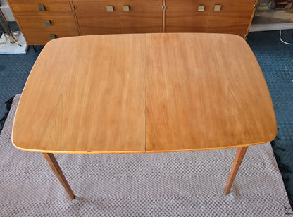 Ruokapöytä 60-luku, Lahden puukalusto Oy