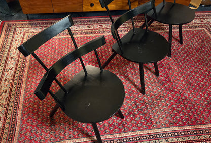 Jussi-nojatuoli, musta – laadukas ja kauniin minimalistinen