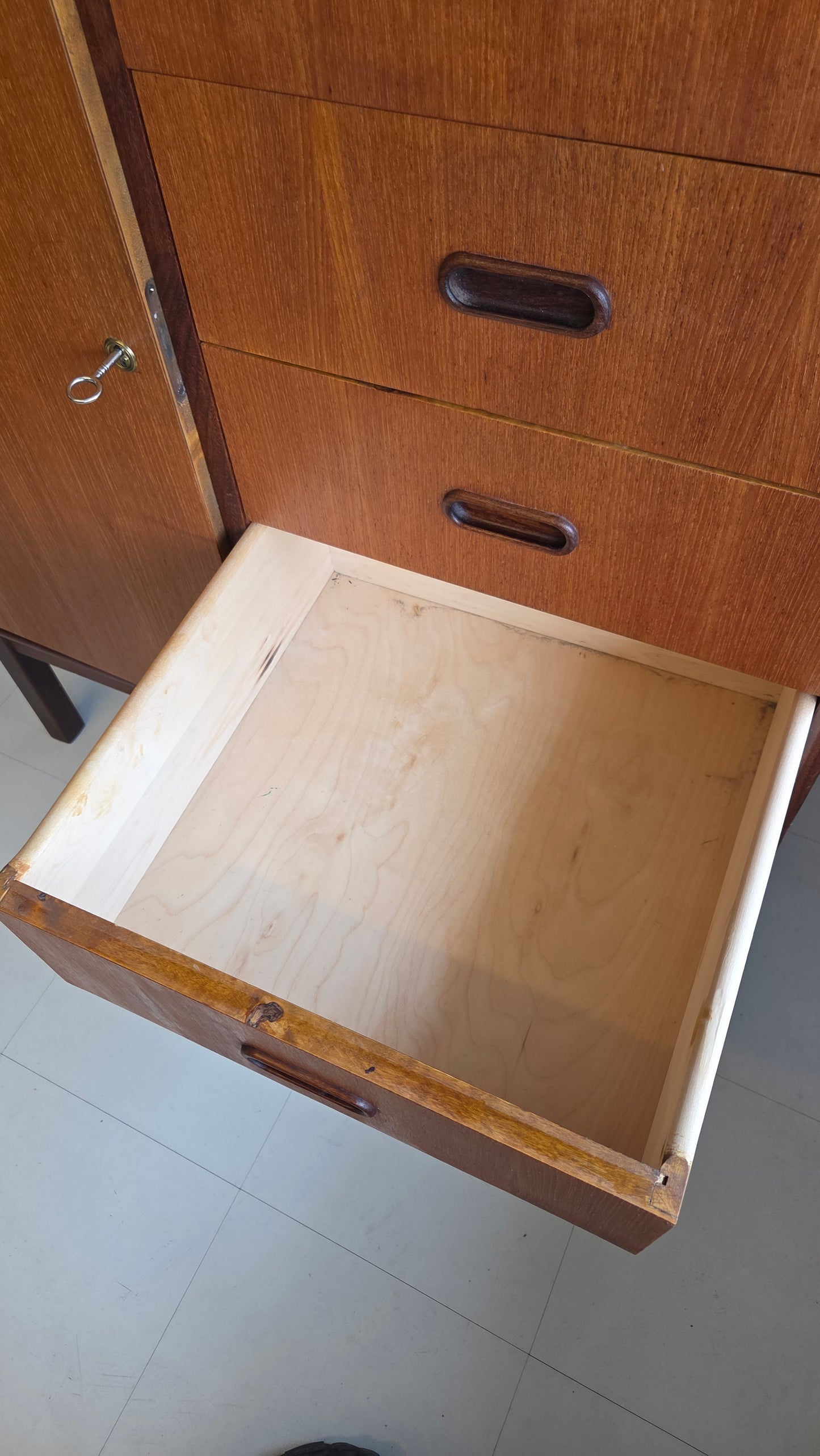 Teak-lipasto 60-luku