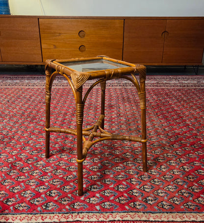 Vintage rottinki kukkapöytä – korkeus 37 cm