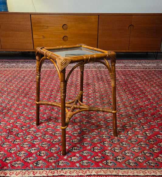 Vintage rottinki kukkapöytä – korkeus 37 cm